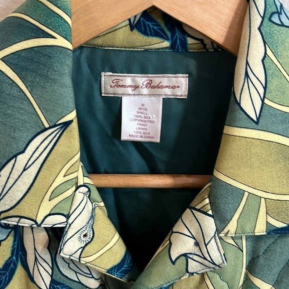 Tommy Bahama Vest Green and Yellow Flower pattern great for summer - Picture 2 of 8